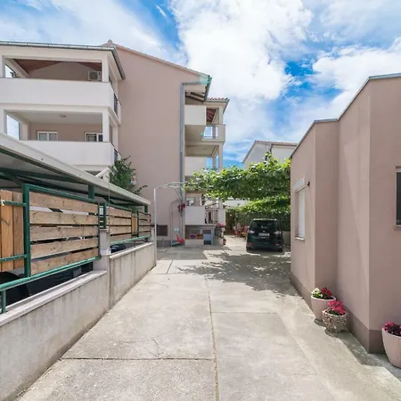 Drago Apartment