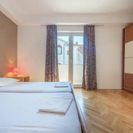 Apartment Drago *