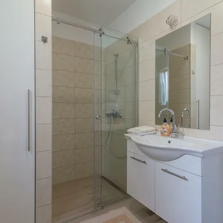 Drago Apartment